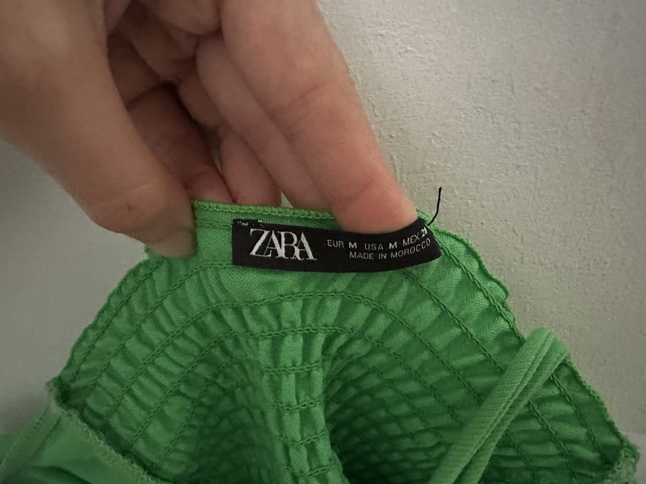 Top zara verde de tip halter mărimea M nou cu eticheta