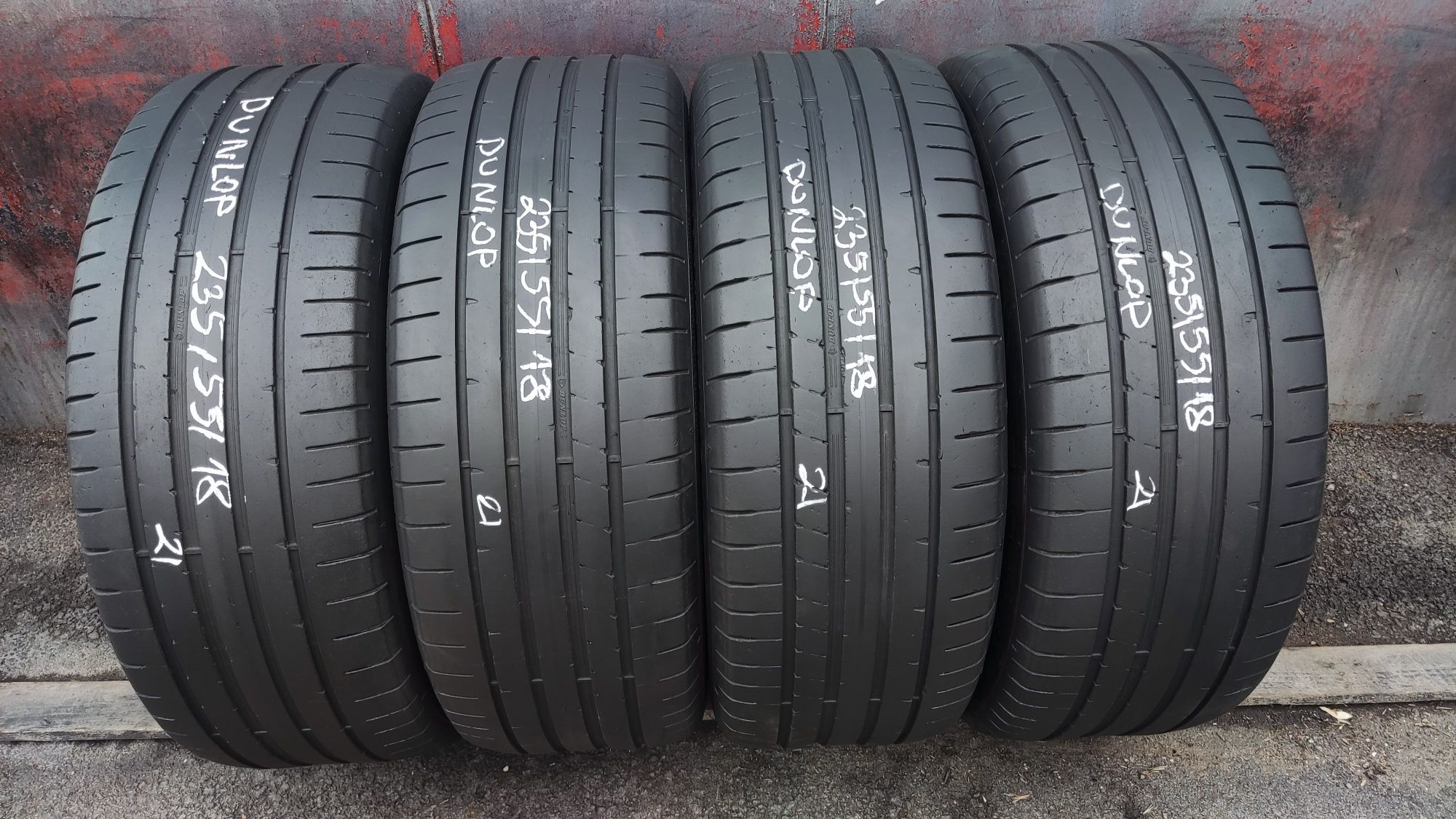 4бр. летни гуми 235/55/18 Dunlop SP Sport Maxx RT2, SUV
dot21
6.5mm
До
