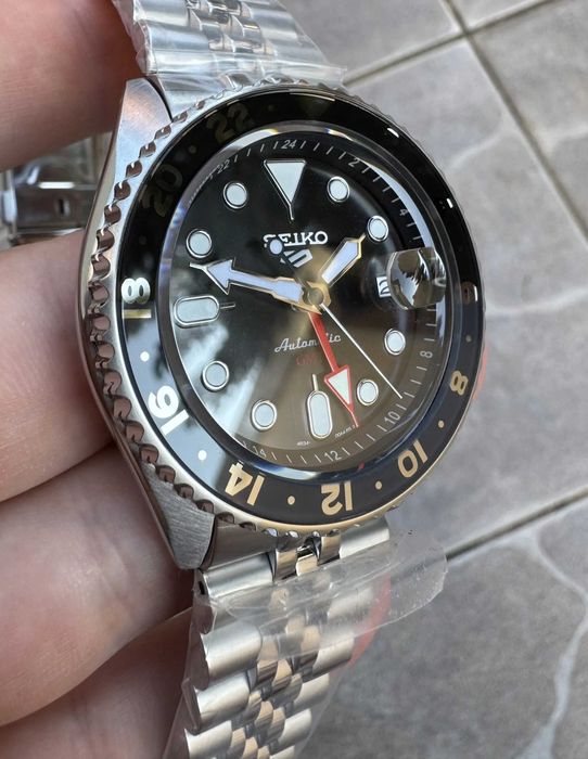 Seiko 42 mm Automatic GMT