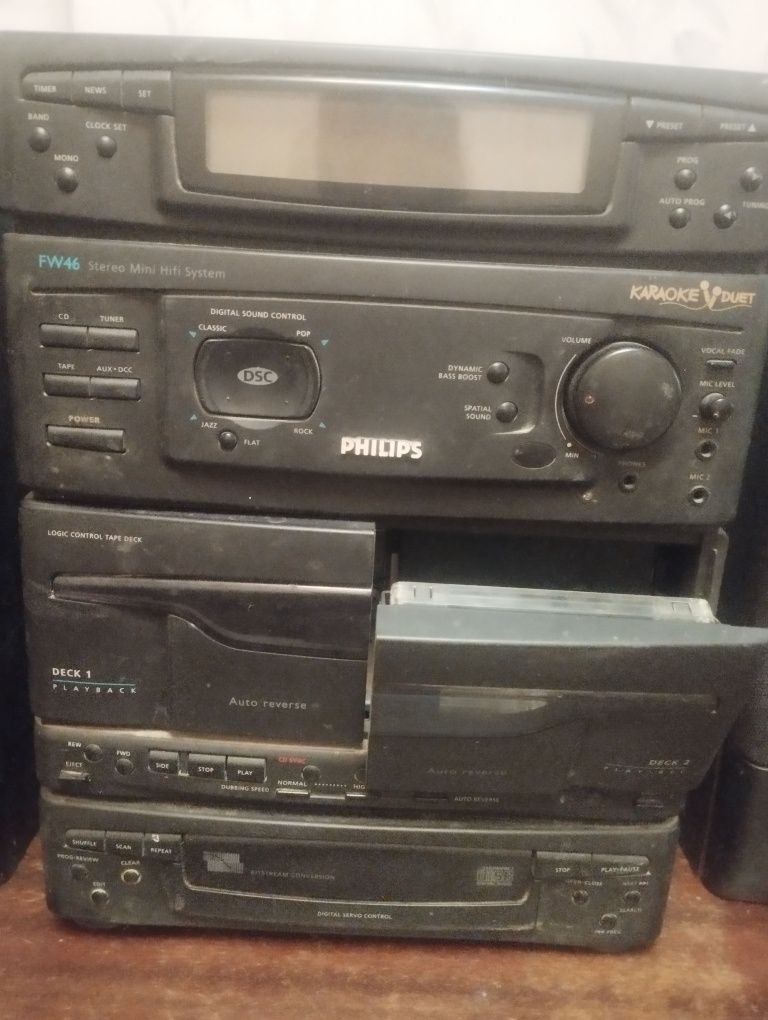 Музыкальный центр  фирмы  Philips