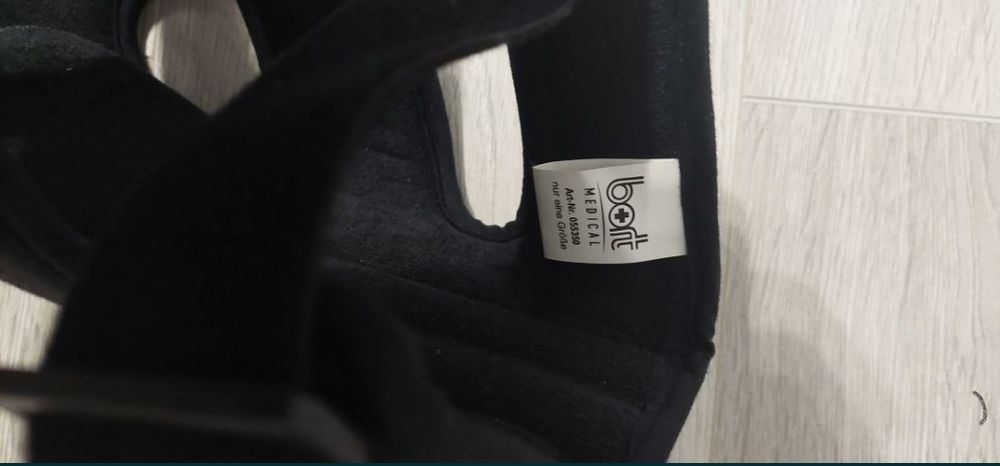 Vând orteza pentru articulațiile cotului