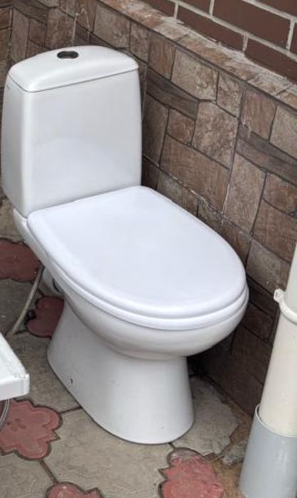 Унитаз с бачком Сантек