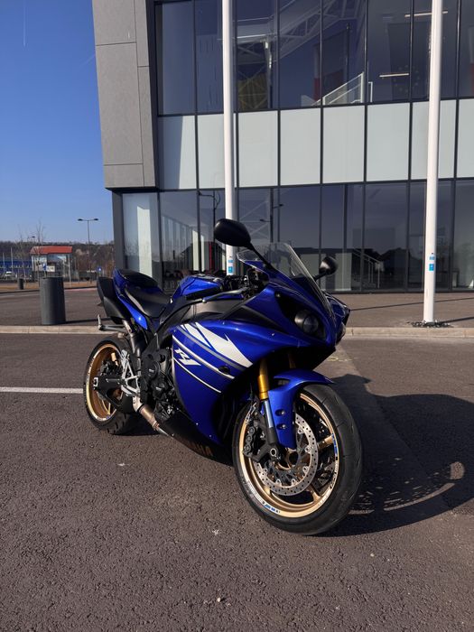 Yamaha r1 2011 BigBang crossplane