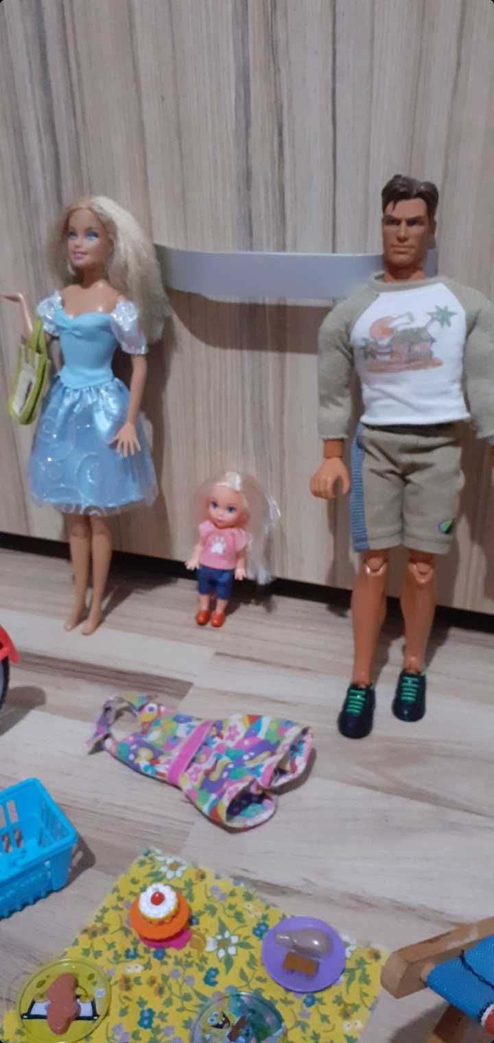Lot/set jucarii papusi Barbie la picnic cu foarte multe accesorii