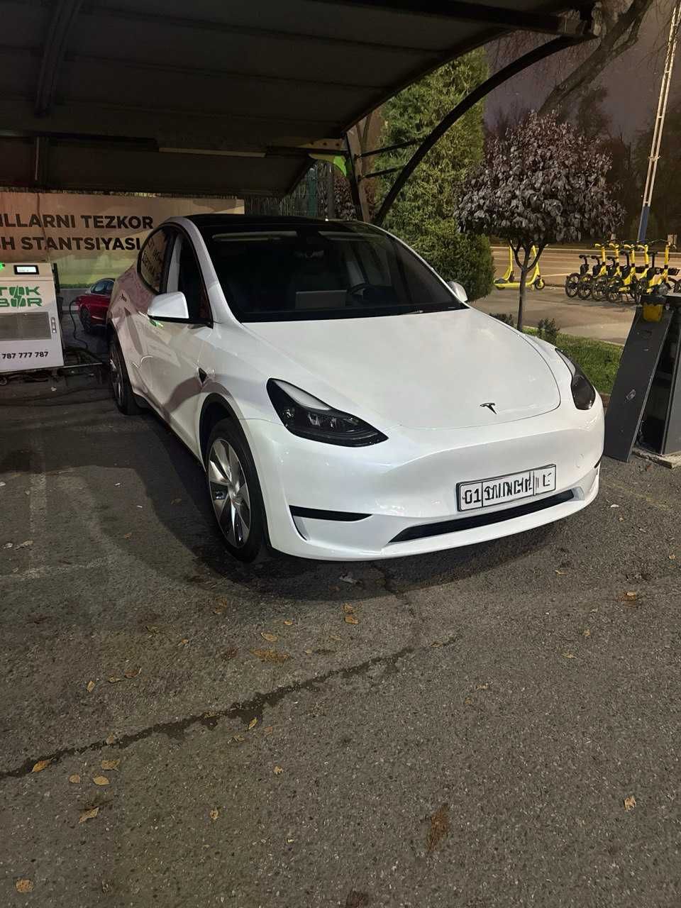 Продается TESLA Y SR 2024