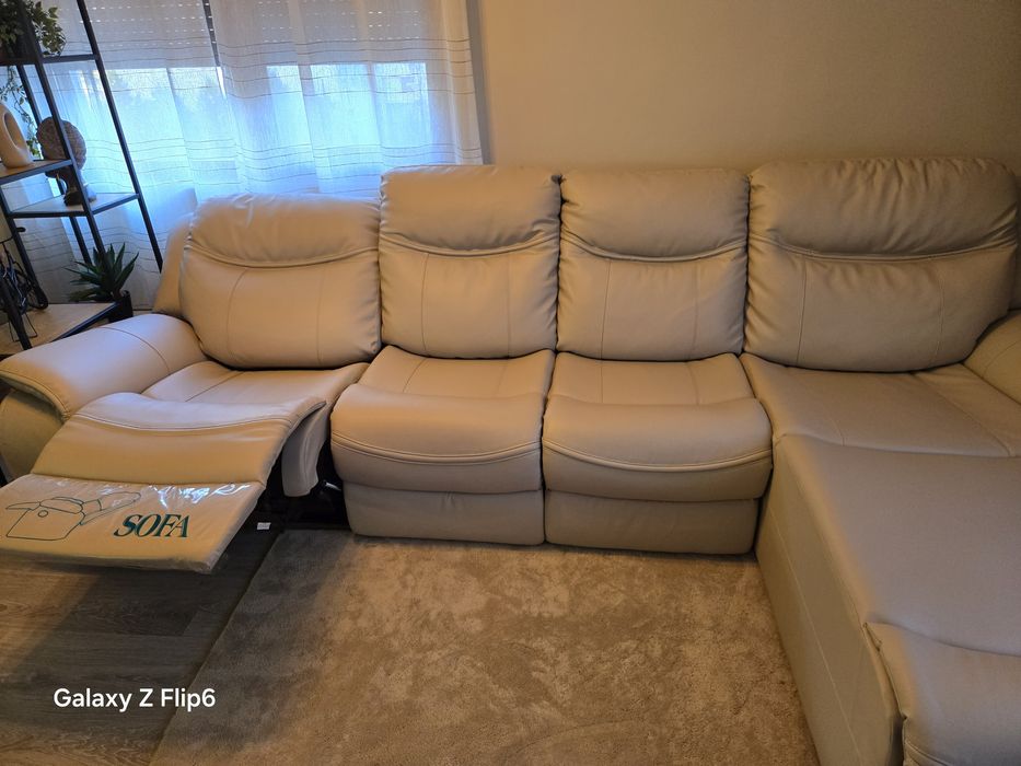 Ъглов кожен  диван