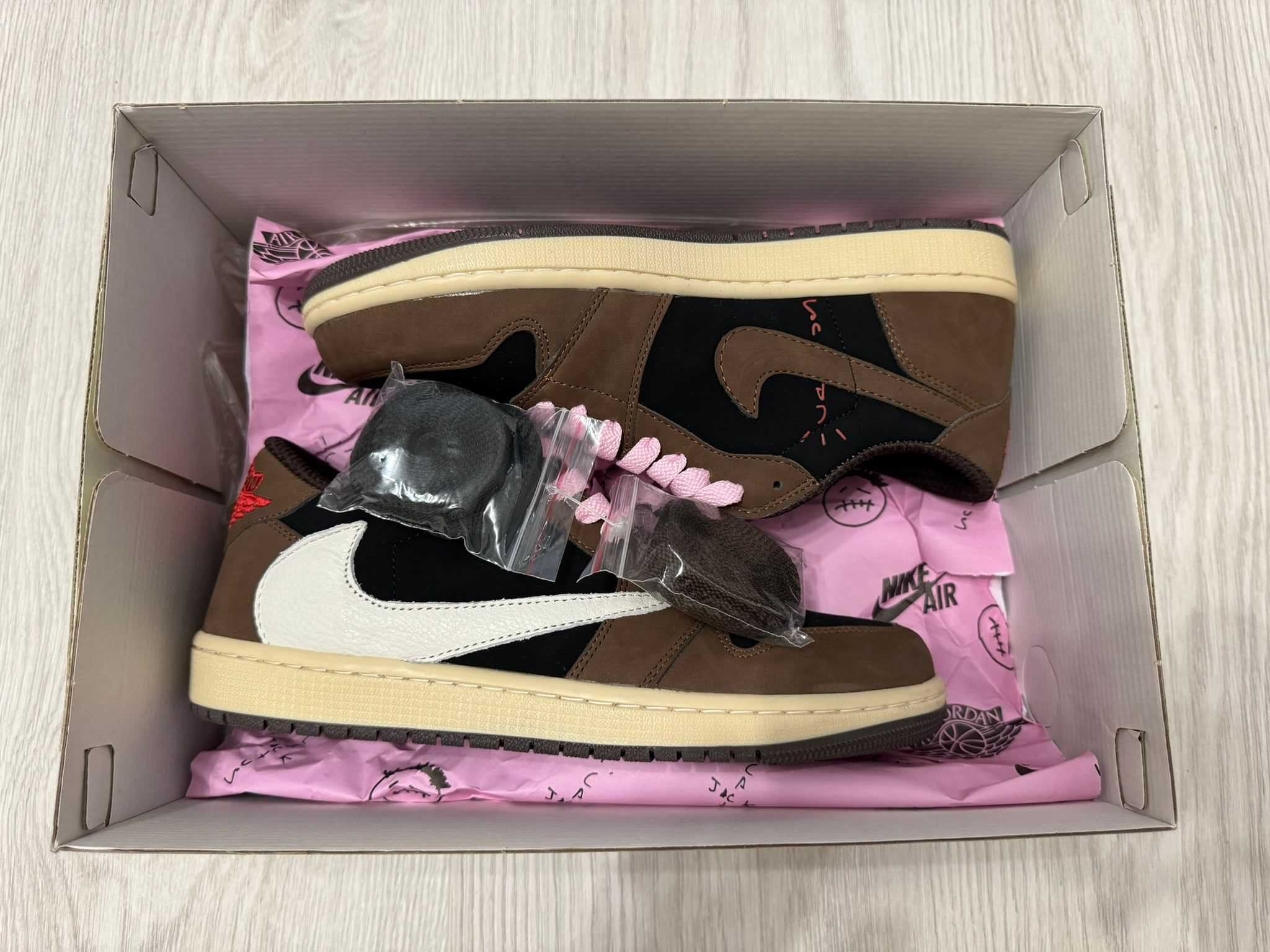 Jordan 1 Travis Low 36-44 [Verificare Colet]