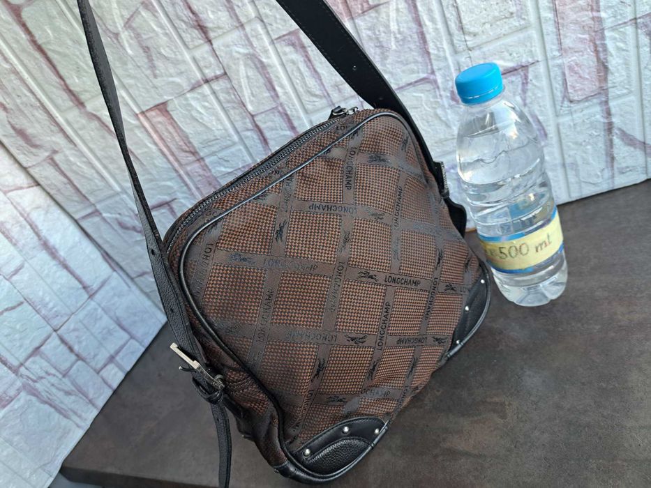 мъжка чанта,Longchamp малка текстилна кафява чанта-естествена кожа