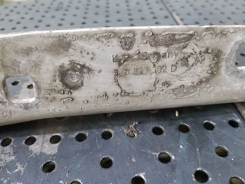 Set balamale capota stanga dreapta vw passat b6 3c 3aa823301 16027001a