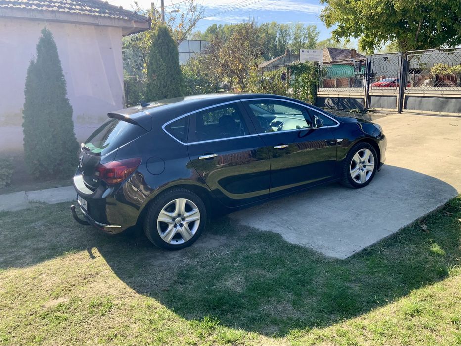 Opel Astra J  2.0 CDTI