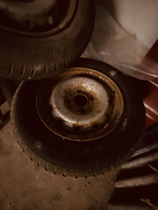 De vînzare genti si cauciucuri de iarnăPeugeot306.