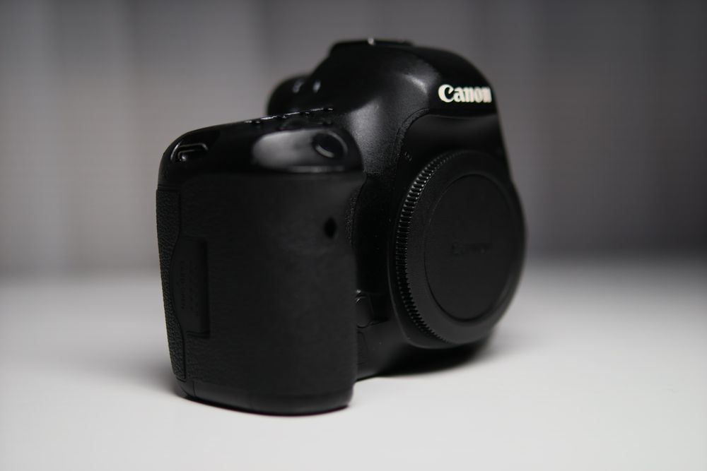 DSLR profesional full frame Canon 5d mark iii