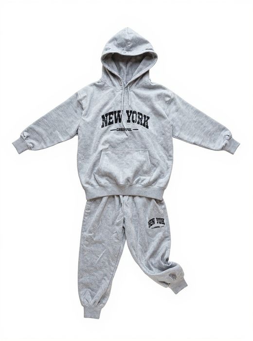 Compleu hanorac +pantaloni new York L