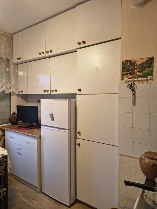 Подарявам мебели