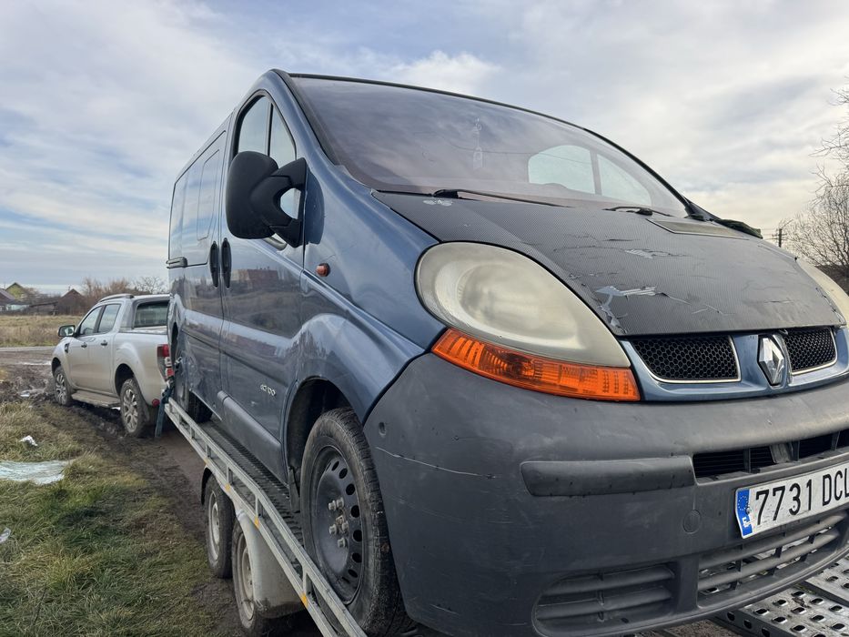 Dezmembrez Renault Trafic 1.9dci 2005