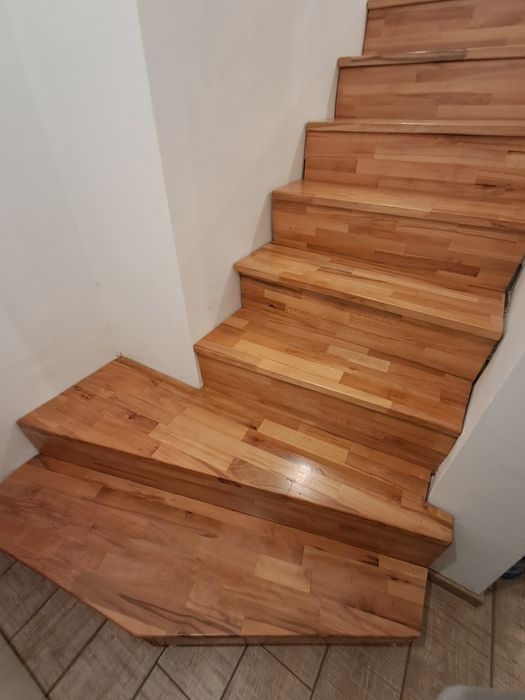 Placam scari cu lemn masiv