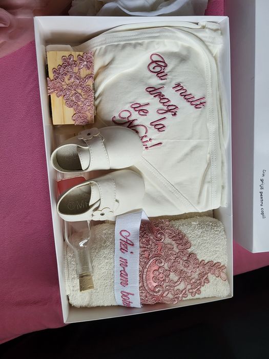 Rochita,trusou și lumanare