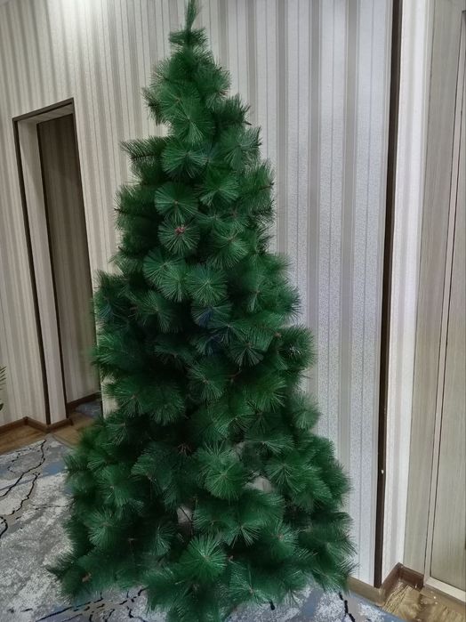 Archa yangi yil archasi skidkada yangi