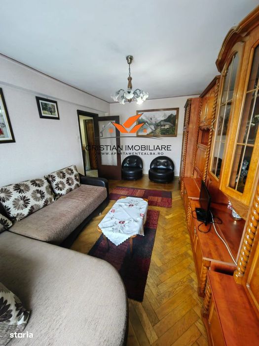 Apartament 3 camere decomandat, etaj intermediar, 2 bai, Cetate!