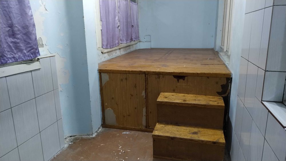 Г.Навои Аренда 3-хона 2-этаж 17-мкр подезд(семья)(напротив Центр Банк)