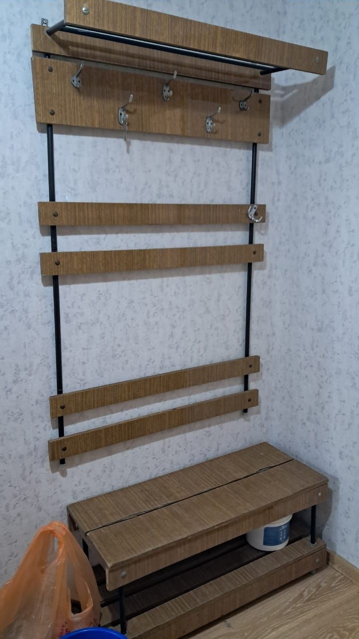 Продам прихожую б/у