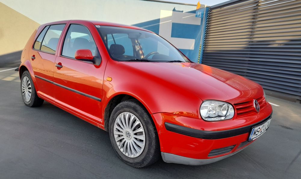 Vand Golf 4 1.4 benzina in stare buna!