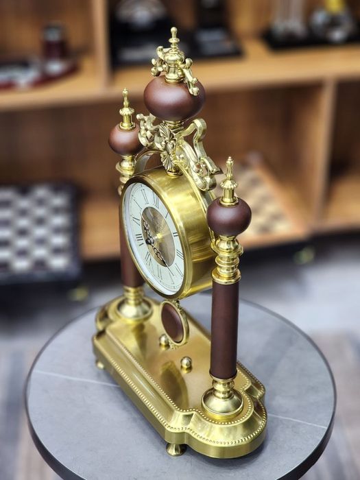 Серьёзно мурской падарок настольный Часы