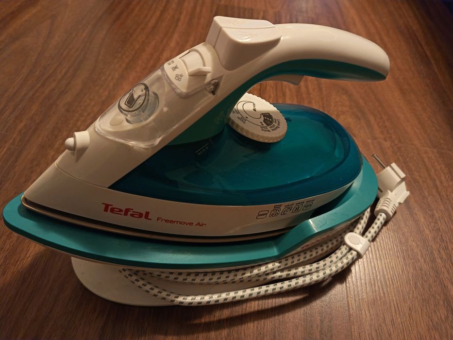 Безкабелна ютия TEFAL FREEMOVE AIR FV6520E0