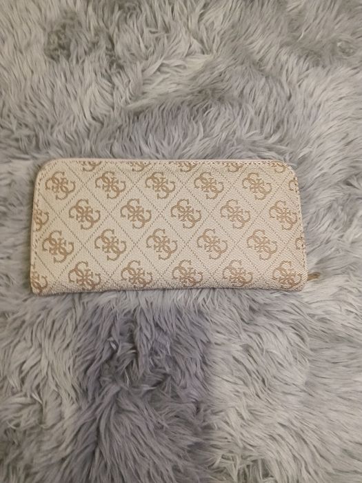 Portofel de damă Guess