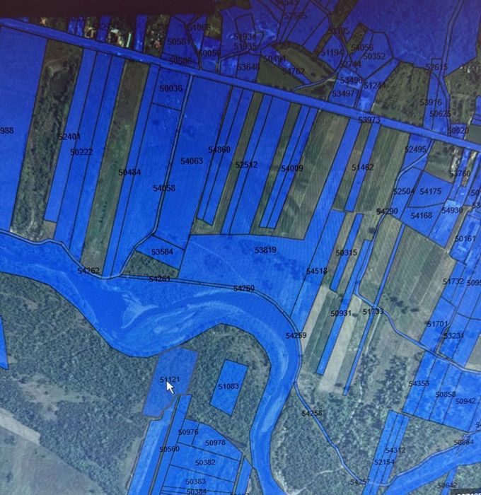 Vând teren extravilan