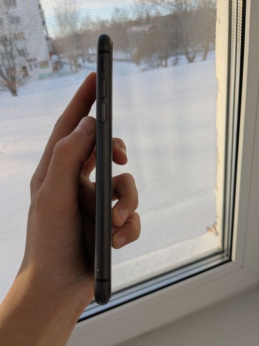 Обменяю айфон 11 на 128 гб