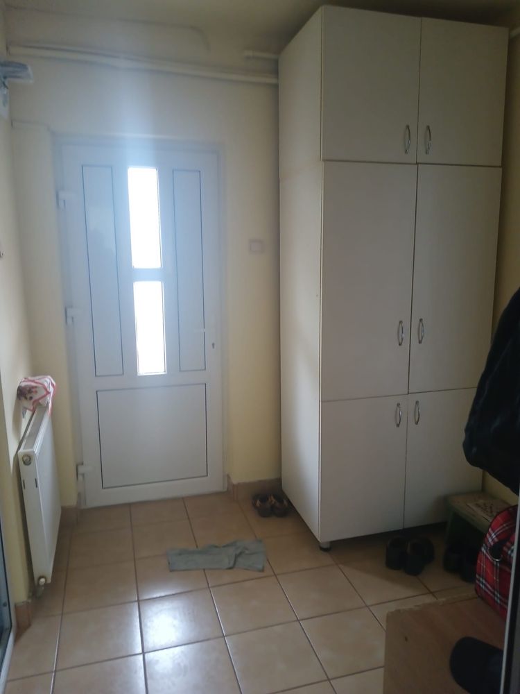 Vand apartament 2 camere semidecomandat in DEVA