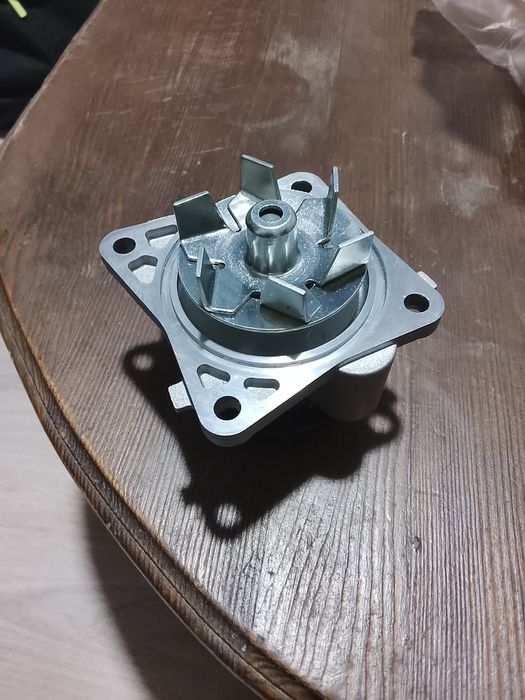 Водяной помпа на JAC J7 новая заводской