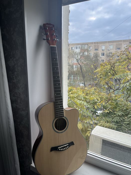 Акустическая гитара Adagio