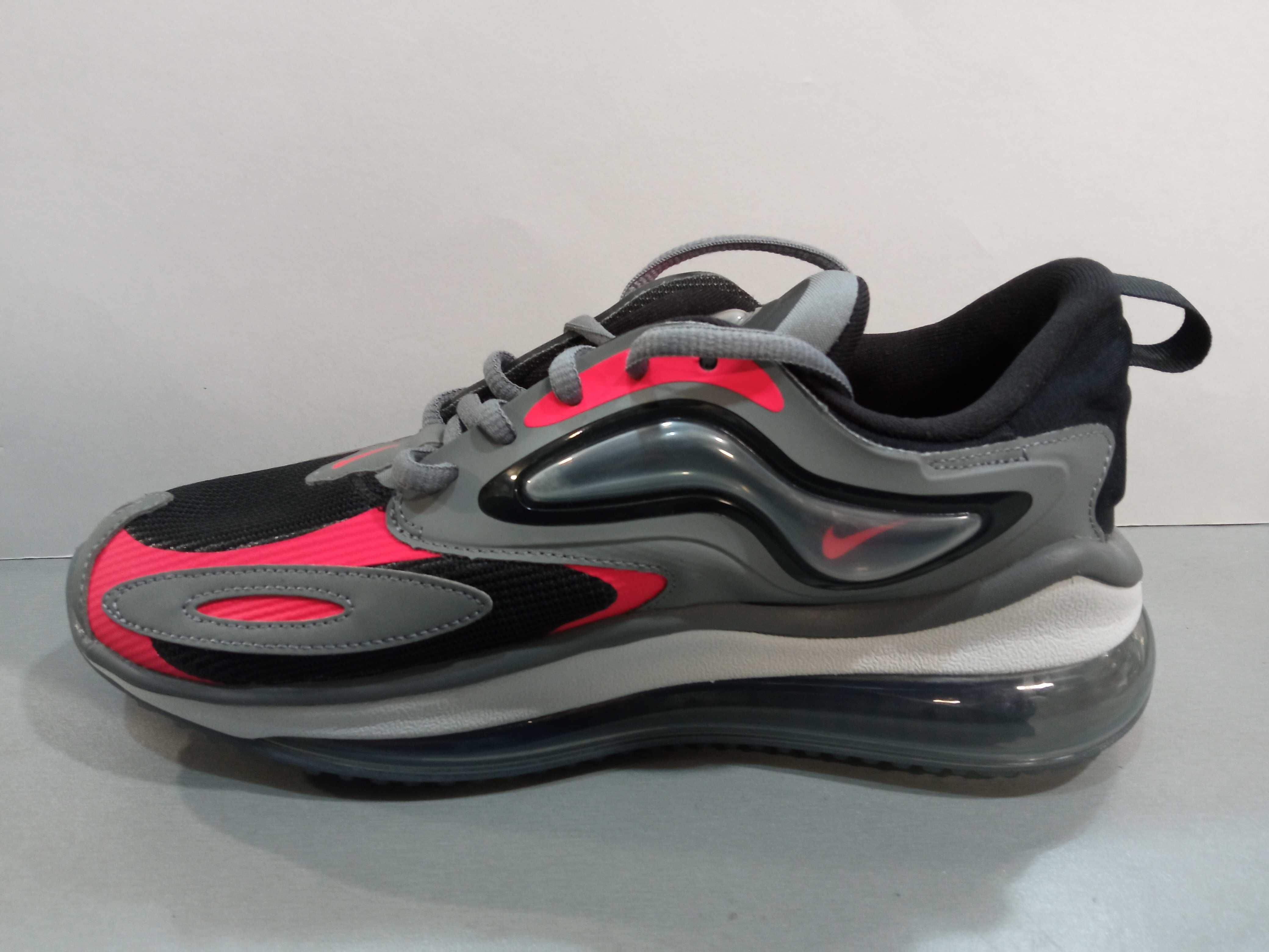 Nike Air Max 720 37,5 и N38,5.Маратонки с камера.Нови.Оригинал