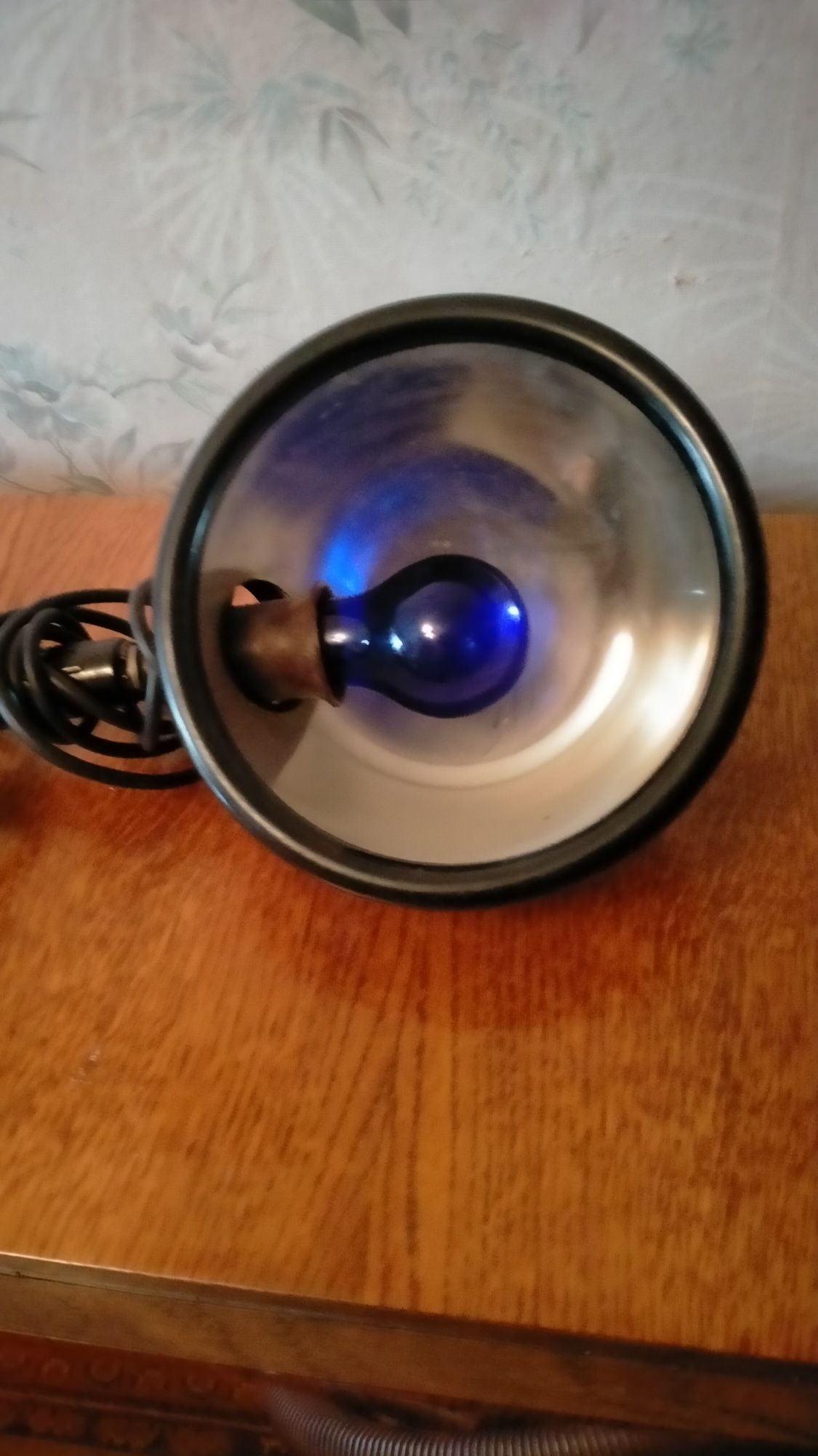 Продам лампу нагрева с синей лампочкой