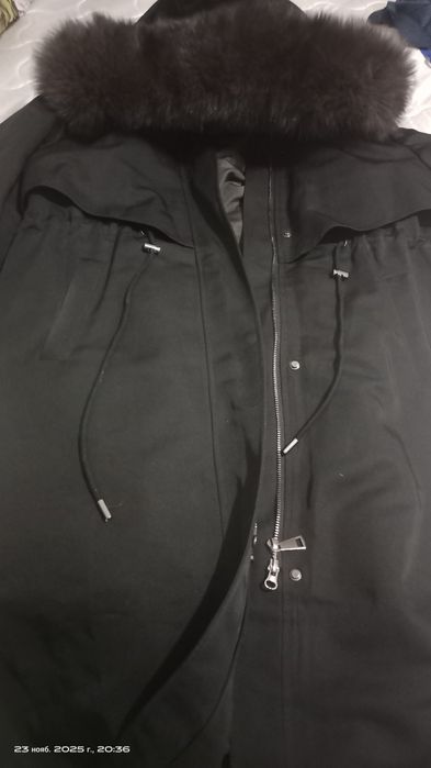 Продам женское пальто и парка черная