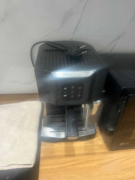 Кофеварка Redmond RCM-1511