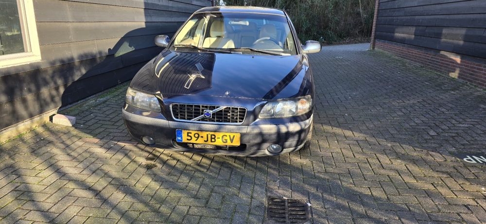 Volvo S60 2002 2.4 benzina
