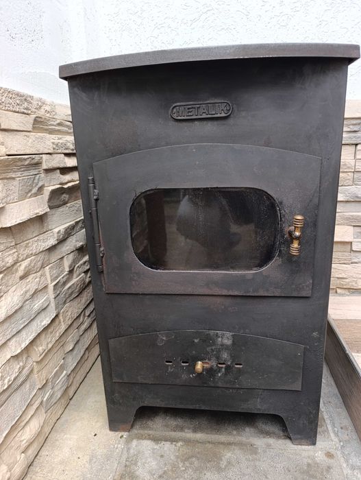 Печка за отопление на дърва