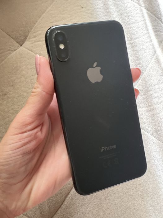 Iphone X и iphone SE,подходящи за части.