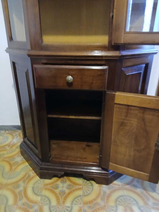 Mobilier Rustic ( servanta , vitrina si blindar )