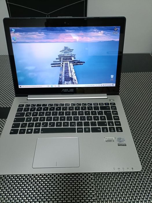 Laptop Asus în s400c