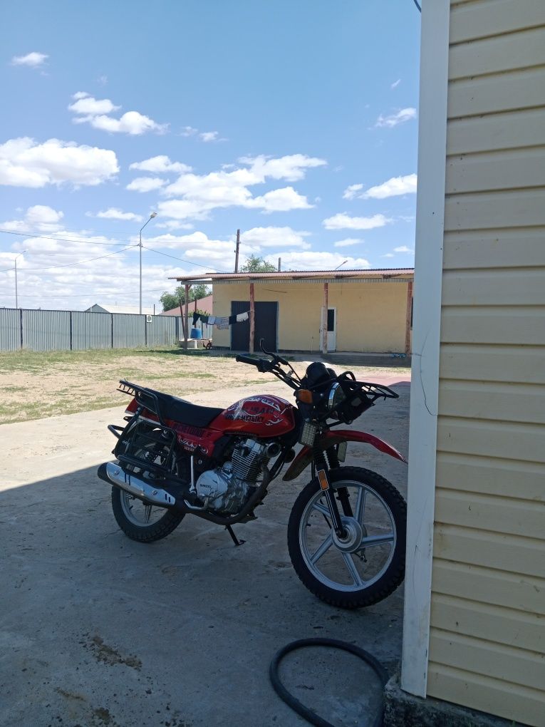 Мотоцикл 200 куб