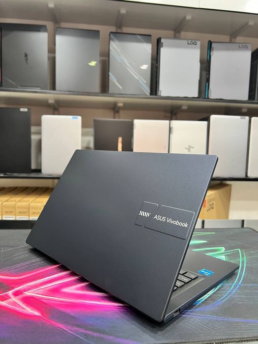 Asus Vivobook i3-1215u
﻿﻿ID+COLOR: 1B-QUIET LUE
﻿﻿Display 14.0 FHD
﻿﻿V