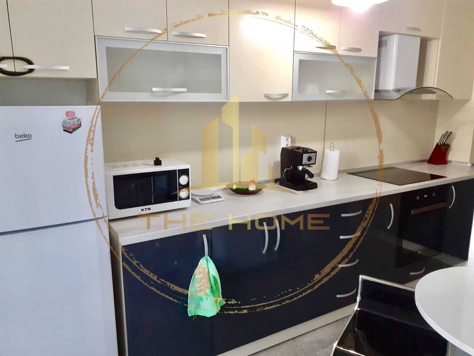 Дава се под наем Тристаен апартамент в Варна, Център - 78 кв.м за 750 € - Снимка #2