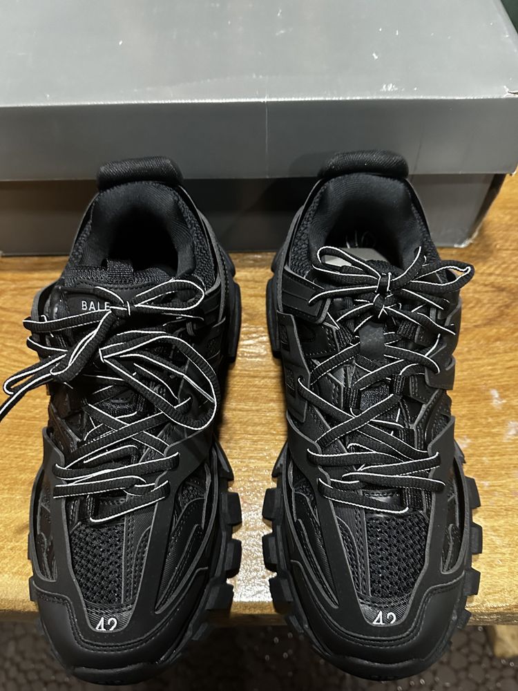Balenciaga Track