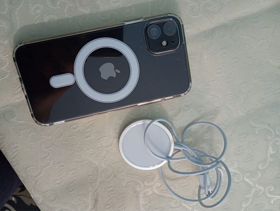 Vand iphone 11 urgent