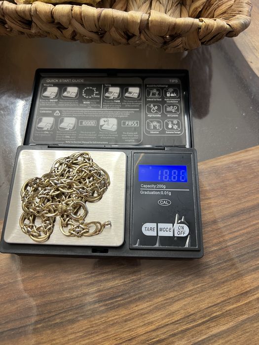 Красив златен синджир