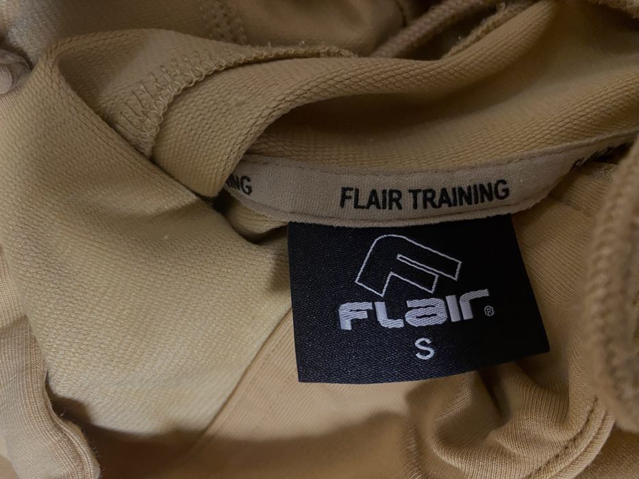 Анцунг на марката Flair